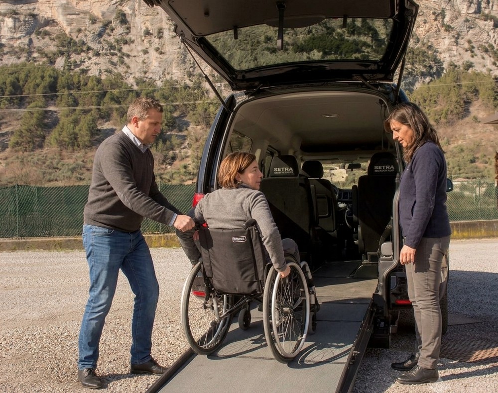 Trasporto utenti a mobilità ridotta con Sarcatour