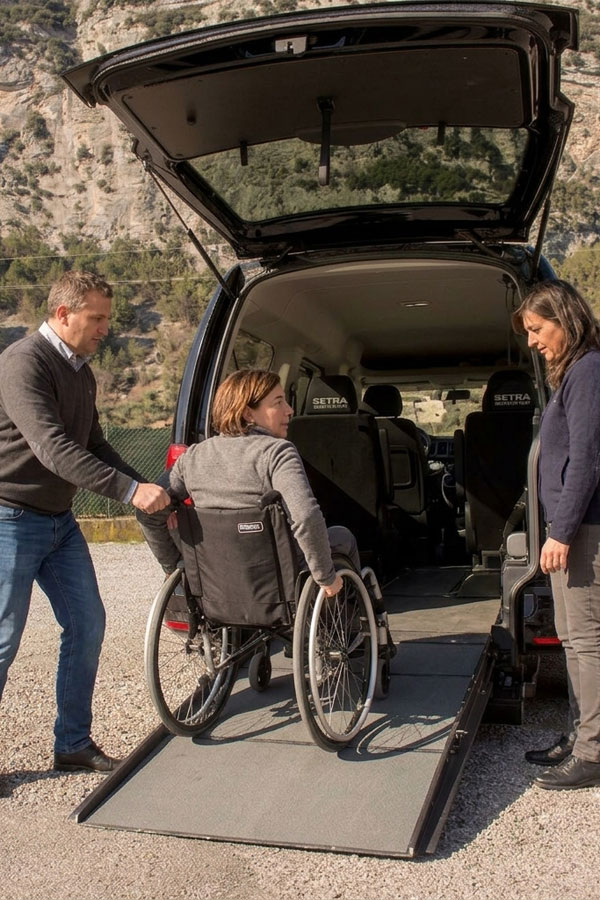 Trasporto utenti a mobilità ridotta con Sarcatour